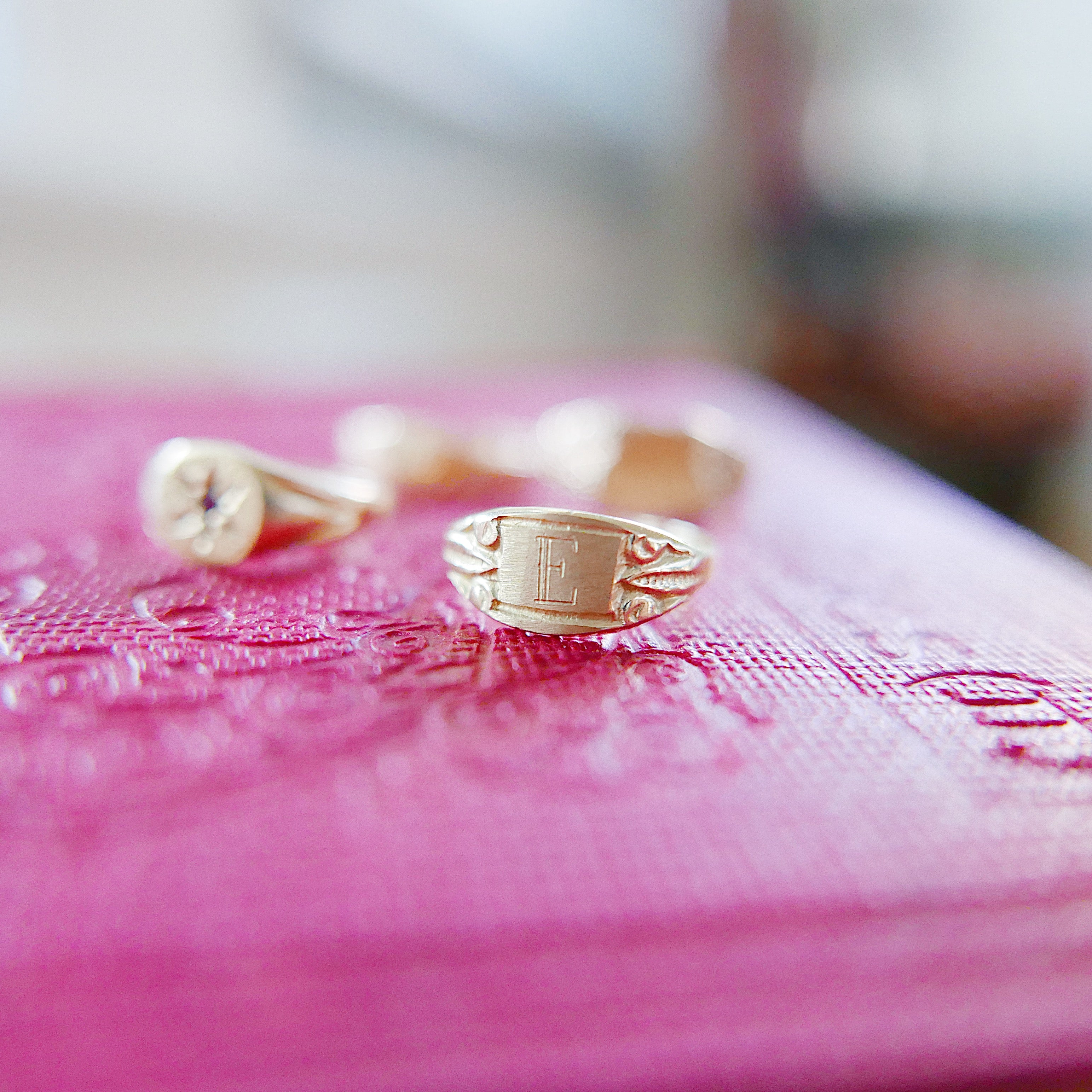 Vintage 14k E signet Ring