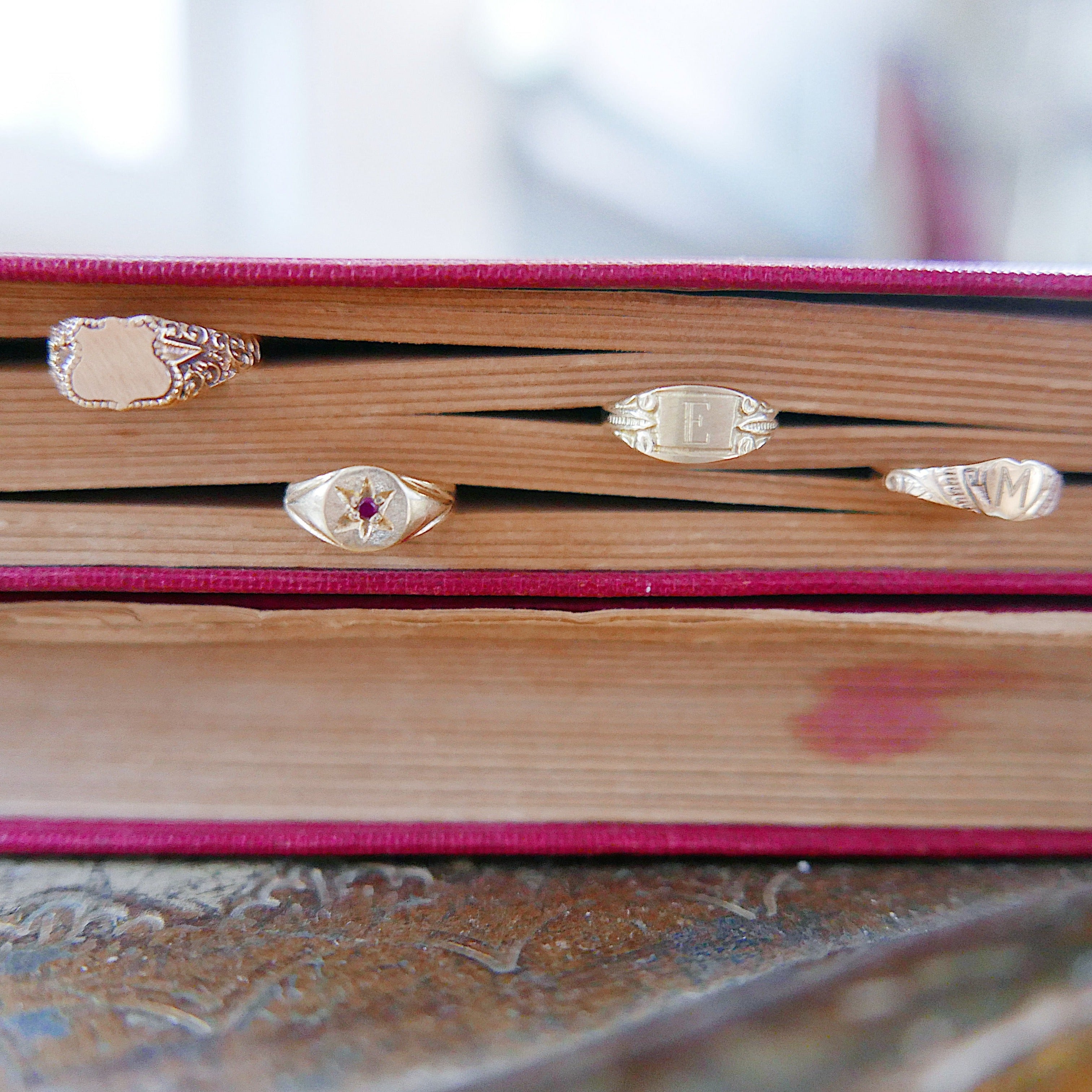 Vintage 14k E signet Ring