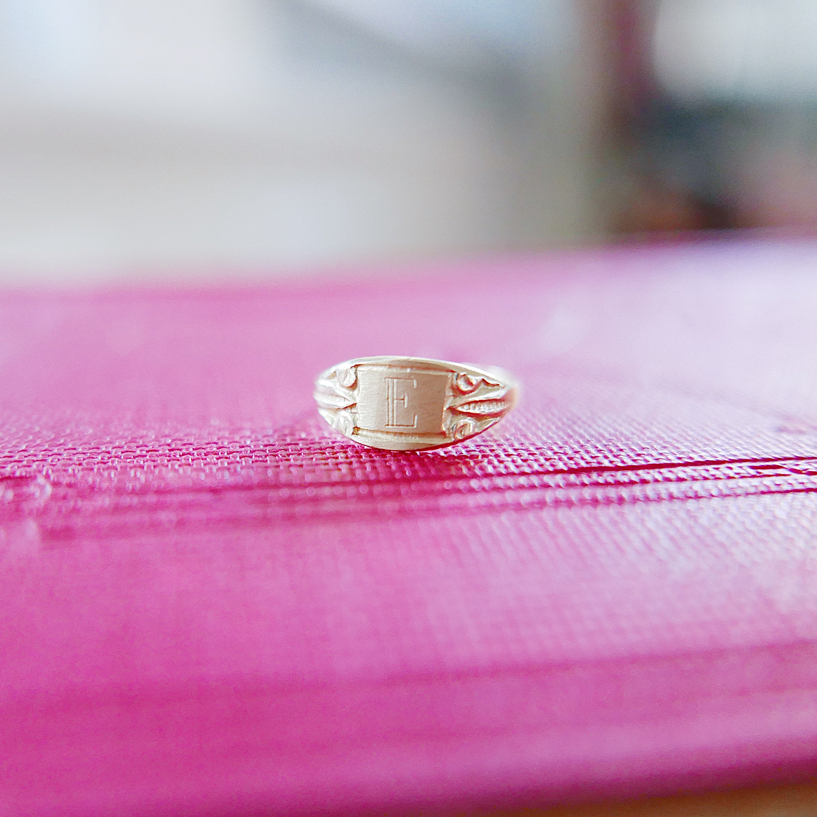 Vintage 14k E signet Ring