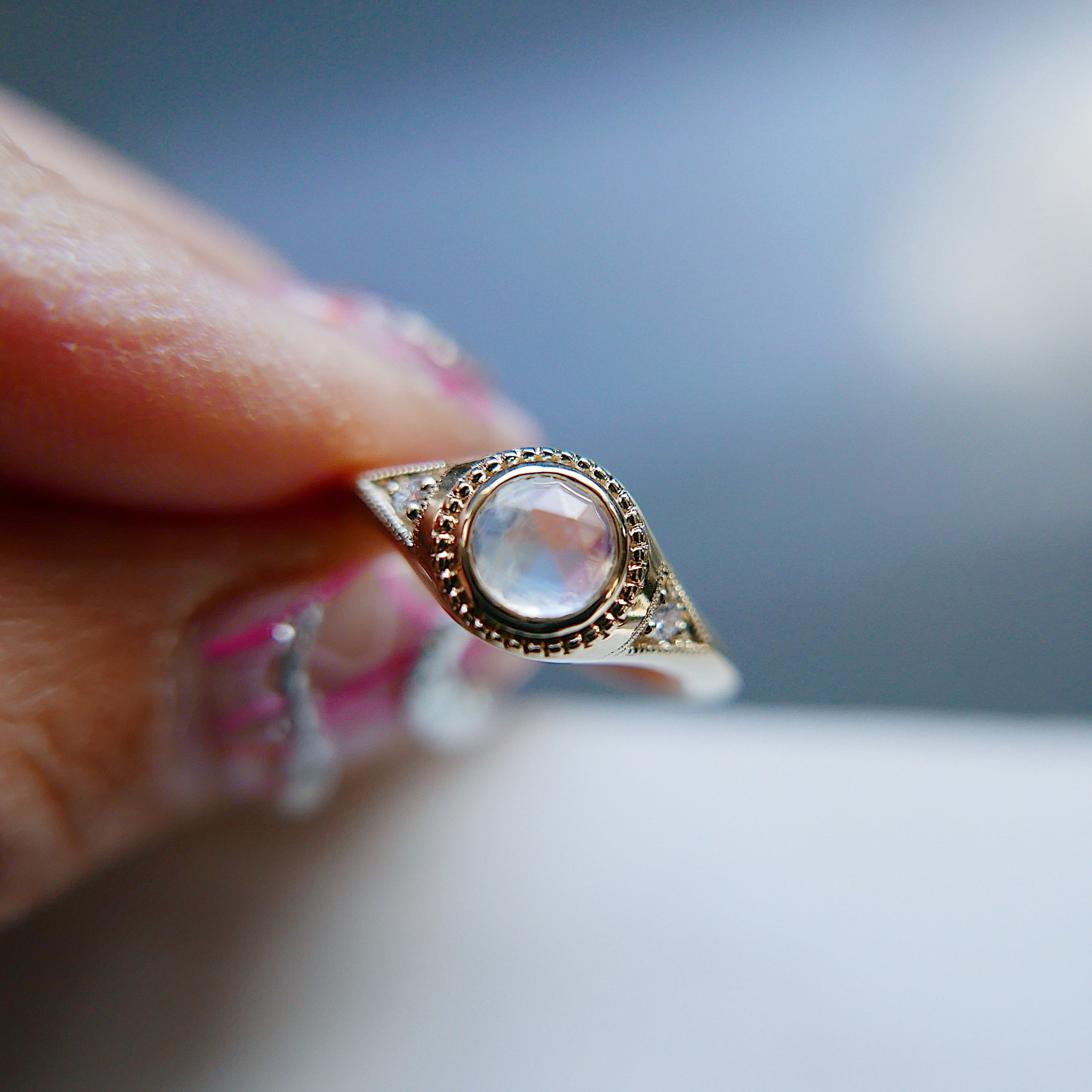 Rosecut Moonstone Signet