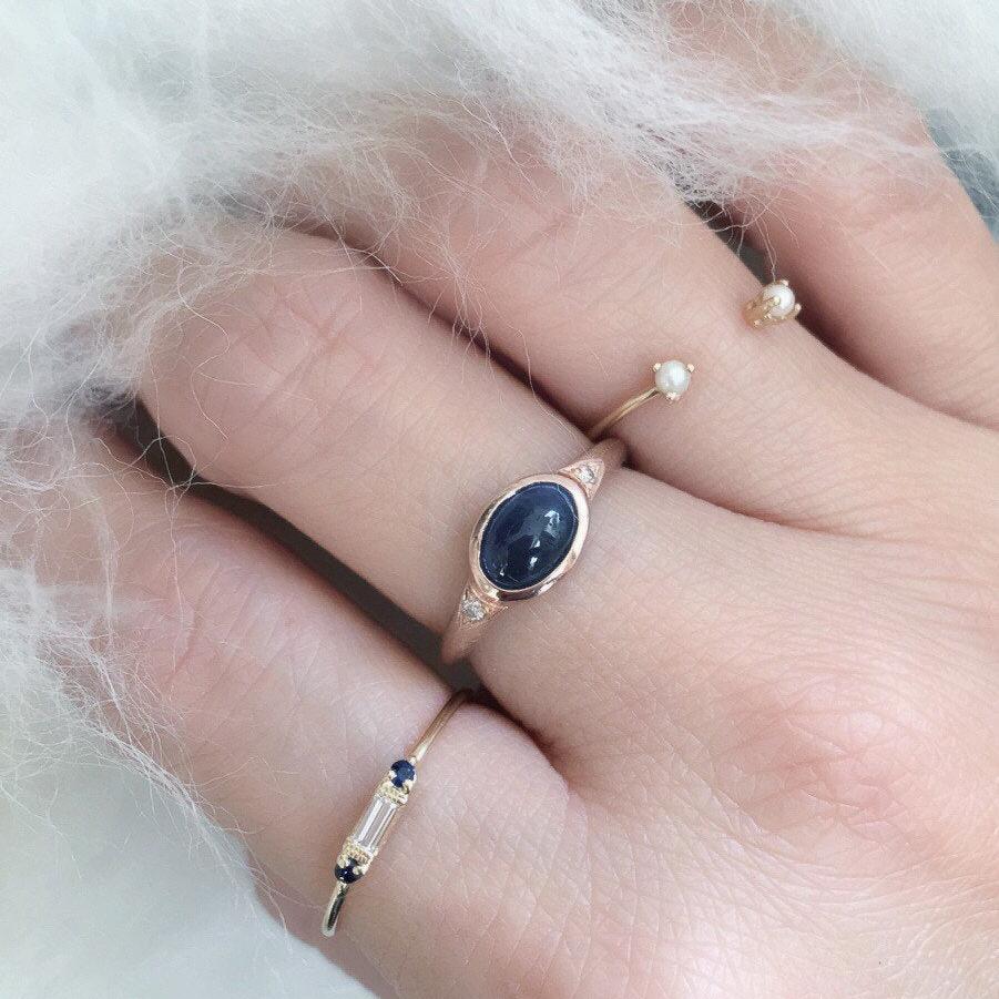 Sapphire signet ring, sapphire cabochon ring, oval sapphire and diamond ring, 14k gold bold sapphire ring, oval bezel sapphire band