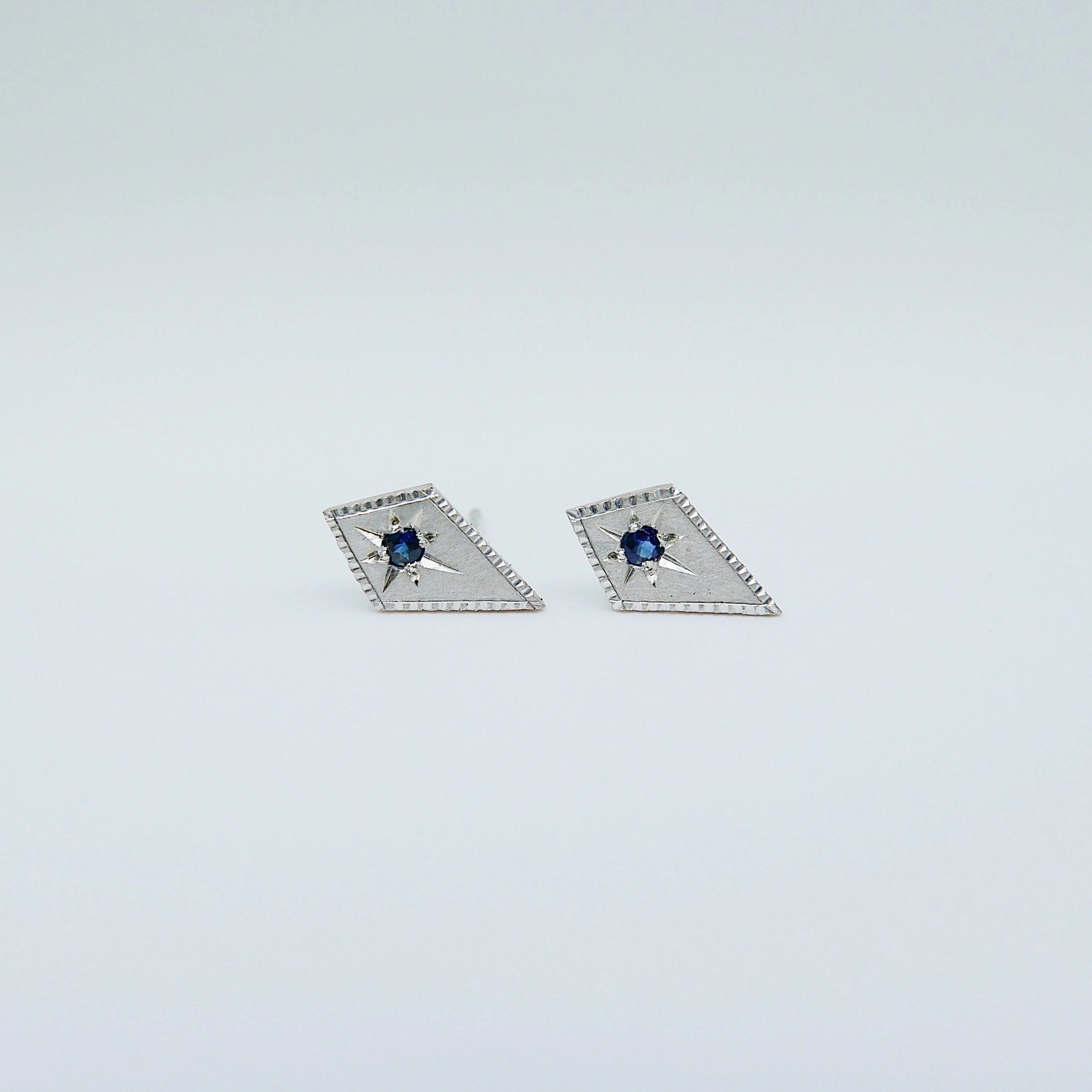 Modern diamond shape earring, Sterling silver Kite earring with sapphire, kite earring, geometric stud