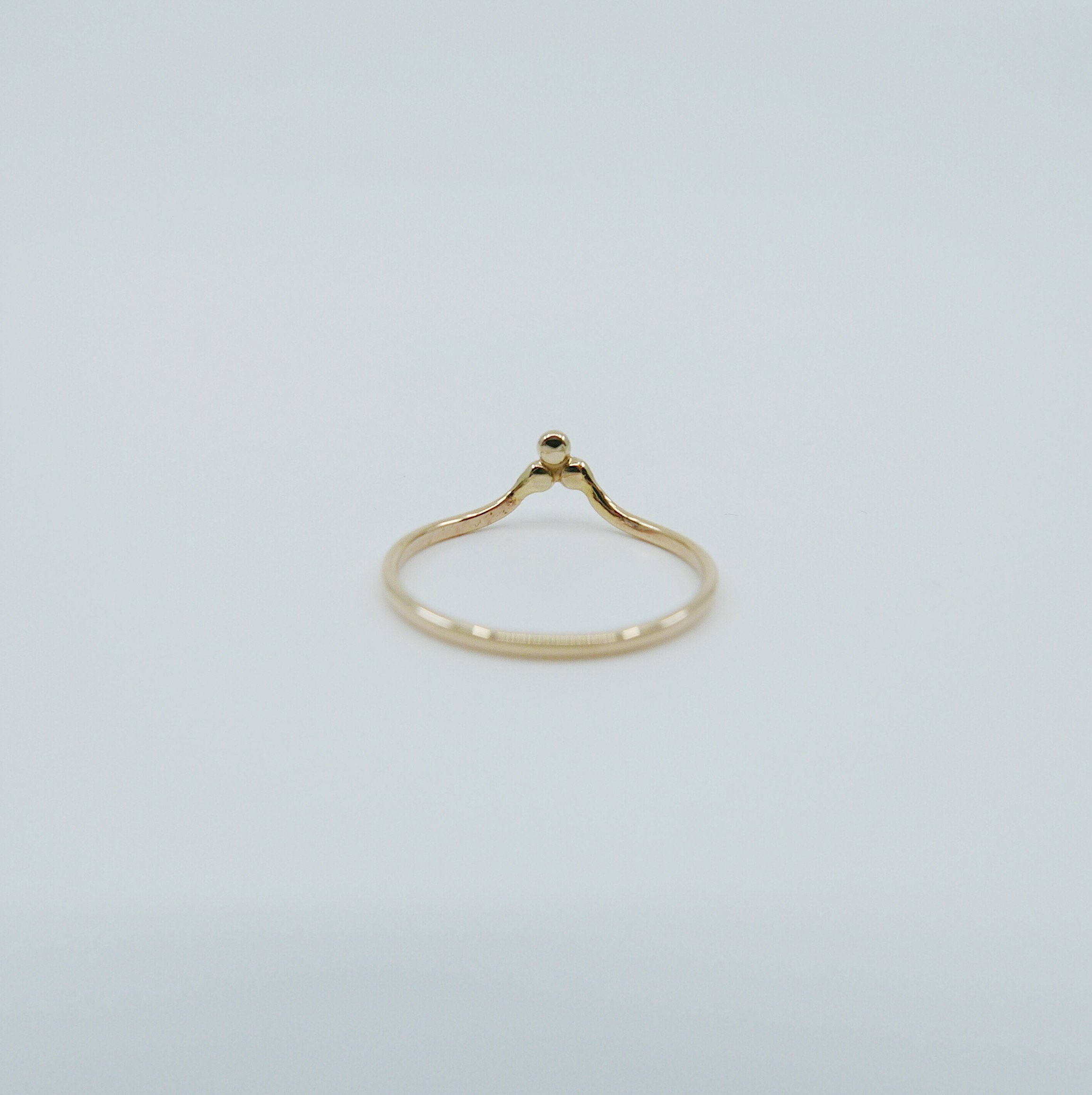 Three dot mini crown ring, three ball arc nesting  ring, Gold stacking ring, beaded hugging ring, gold bead crown ring, Three dot Arc ring