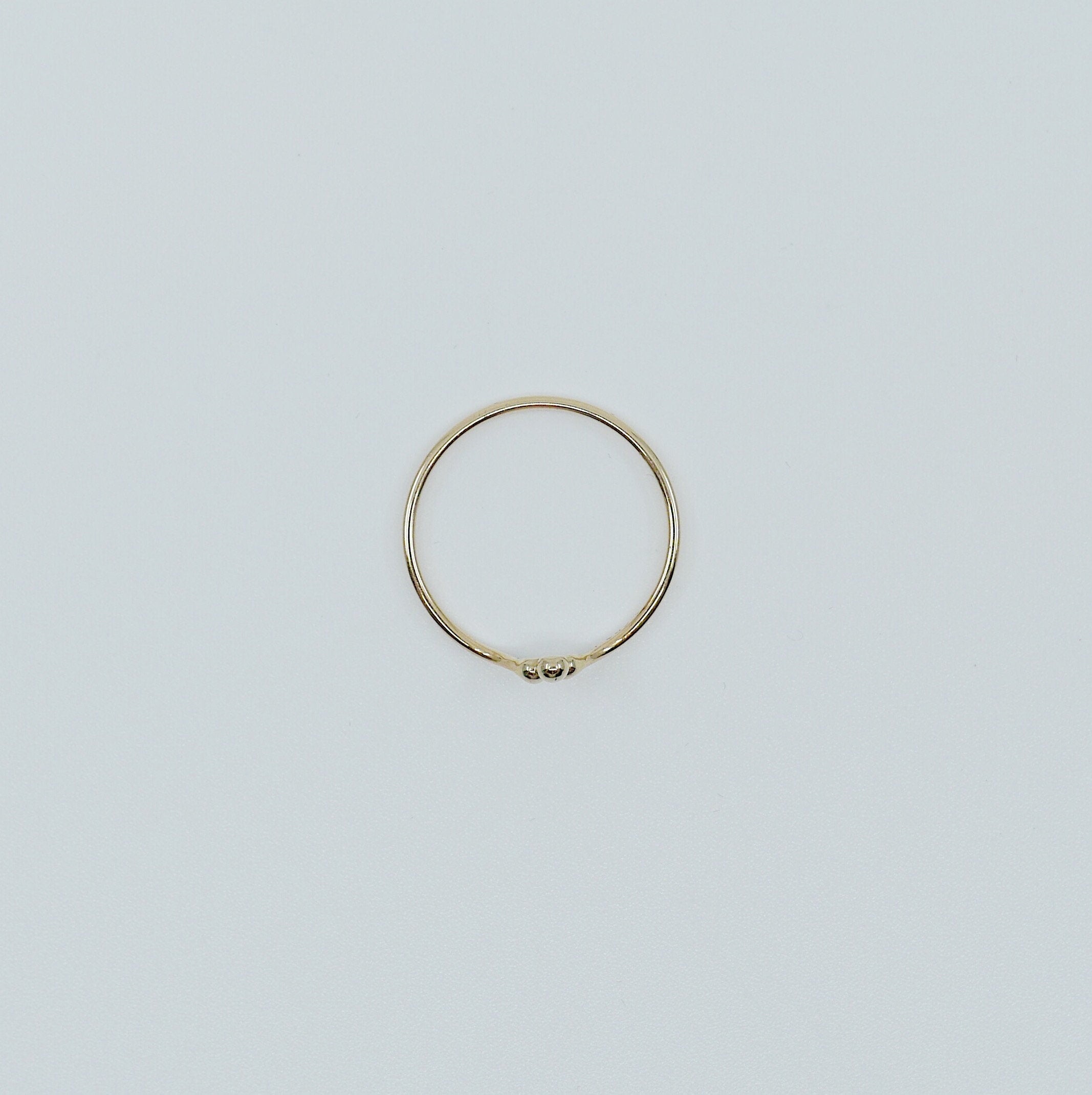 Three dot mini crown ring, three ball arc nesting  ring, Gold stacking ring, beaded hugging ring, gold bead crown ring, Three dot Arc ring