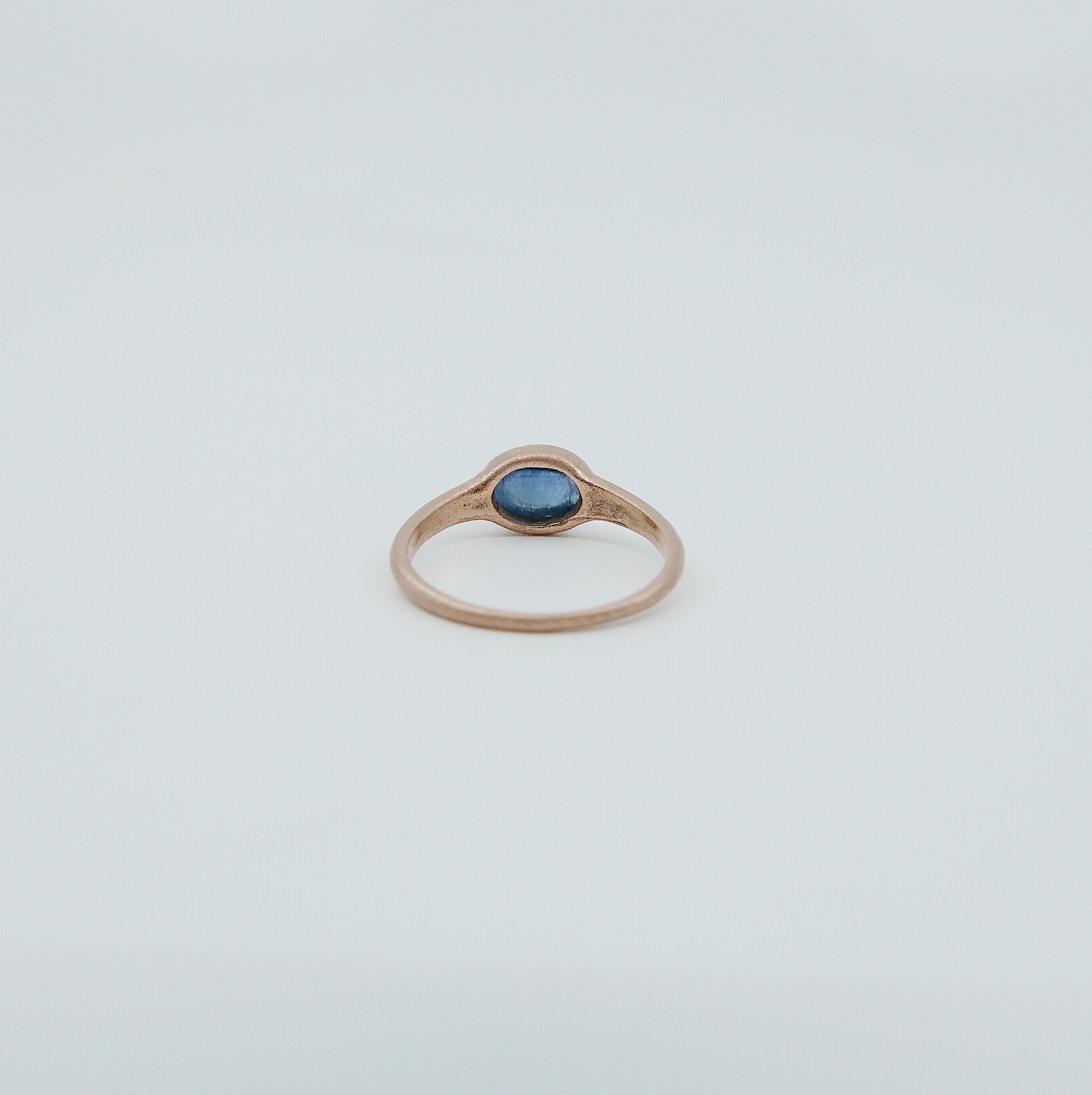 Sapphire signet ring, sapphire cabochon ring, oval sapphire and diamond ring, 14k gold bold sapphire ring, oval bezel sapphire band