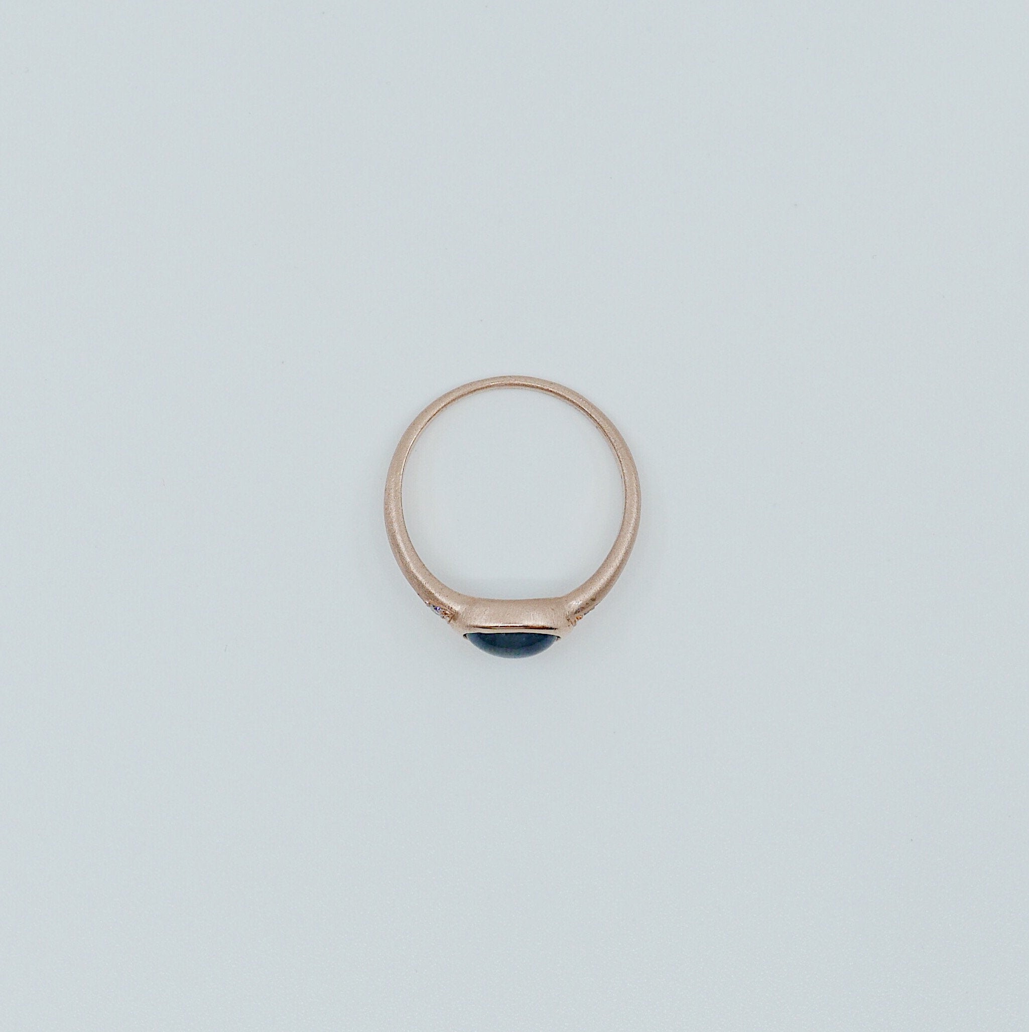 Sapphire signet ring, sapphire cabochon ring, oval sapphire and diamond ring, 14k gold bold sapphire ring, oval bezel sapphire band