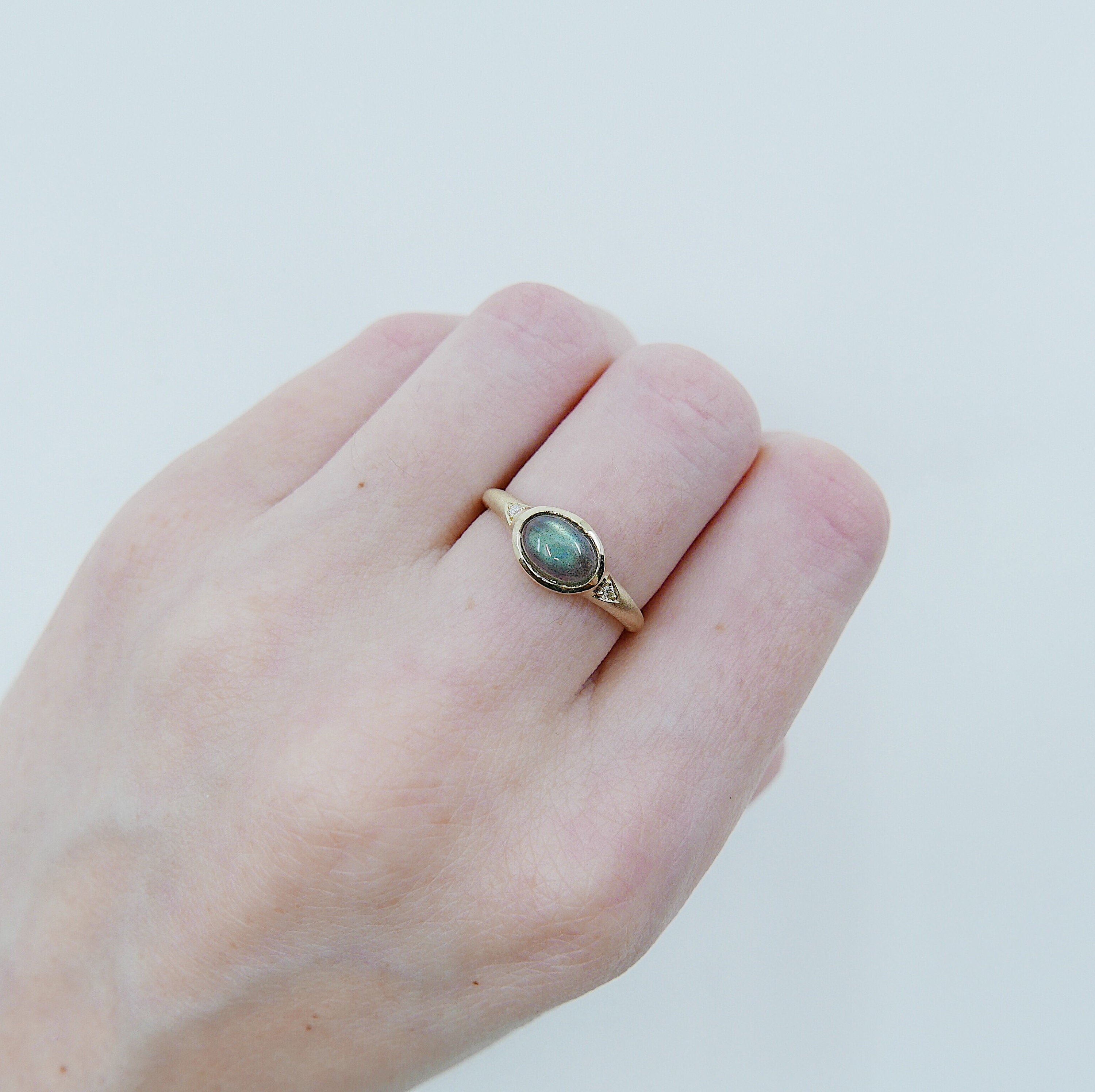 Labradorite Signet Ring, Labradorite cabochon ring, oval labradorite and diamond ring, 14k gold labradorite ring, bezel labradorite band