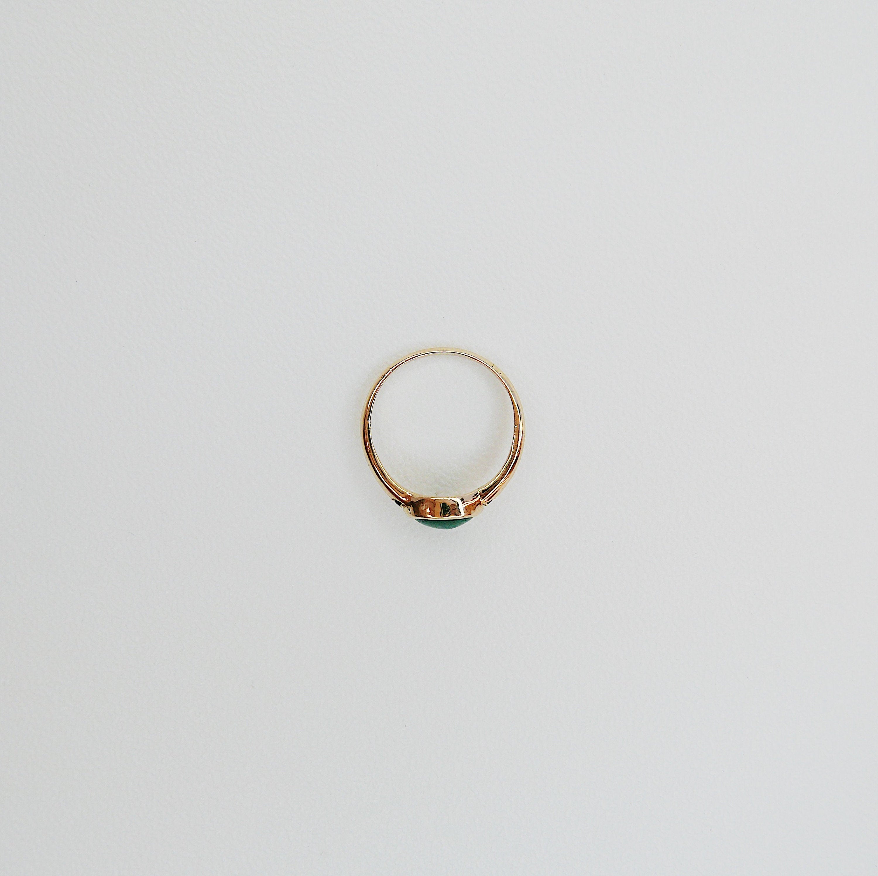 Malachite Signet Ring, Malachite cabochon ring, oval malachite and black diamond ring, 14k gold malachite ring, bezel malachite band