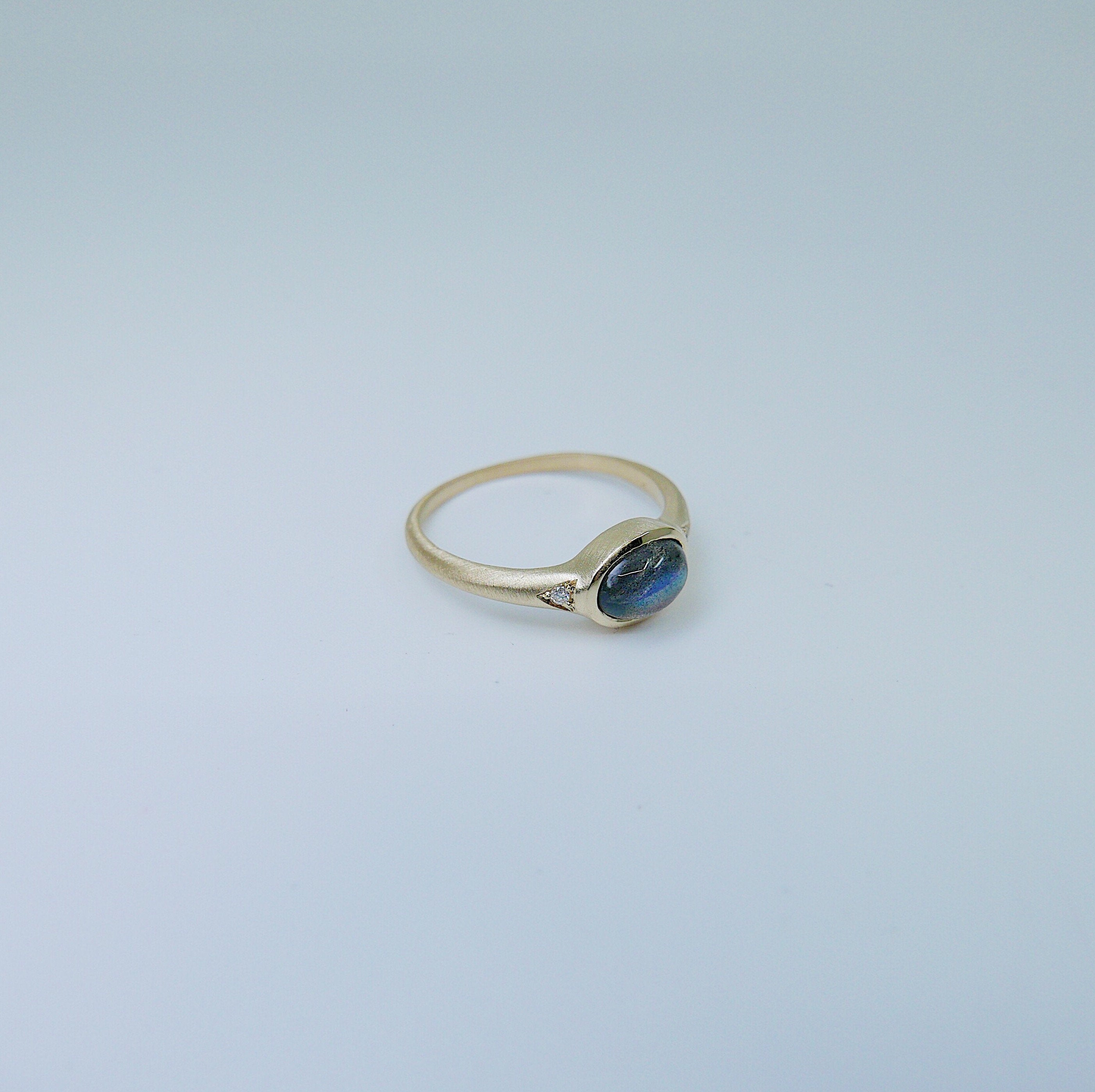 Labradorite Signet Ring, Labradorite cabochon ring, oval labradorite and diamond ring, 14k gold labradorite ring, bezel labradorite band