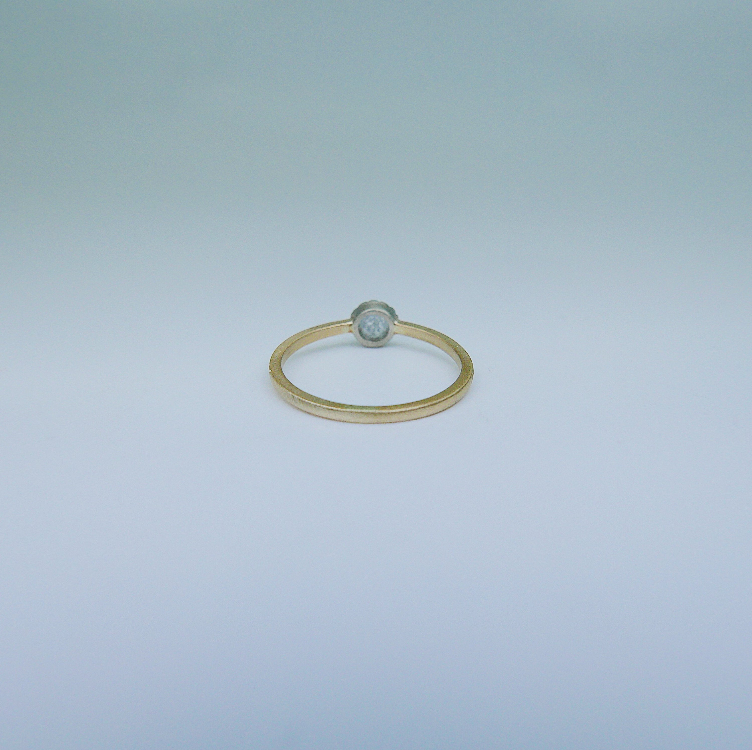 Twist Two Tone Grey Diamond Ring, gold bezel ring, bezel stone ring, 14k gold gray diamond ring, gold twist band, hand engraved