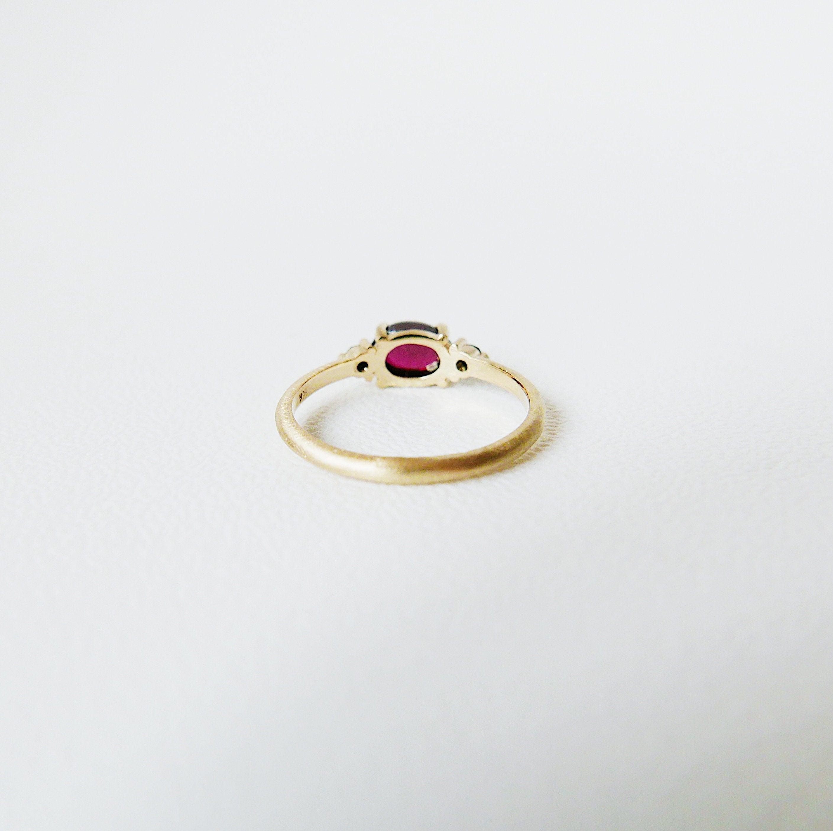 Oval garnet ring, three stone ring, garnet and black diamond ring, 14k gold cabochon rhodolite garnet ring