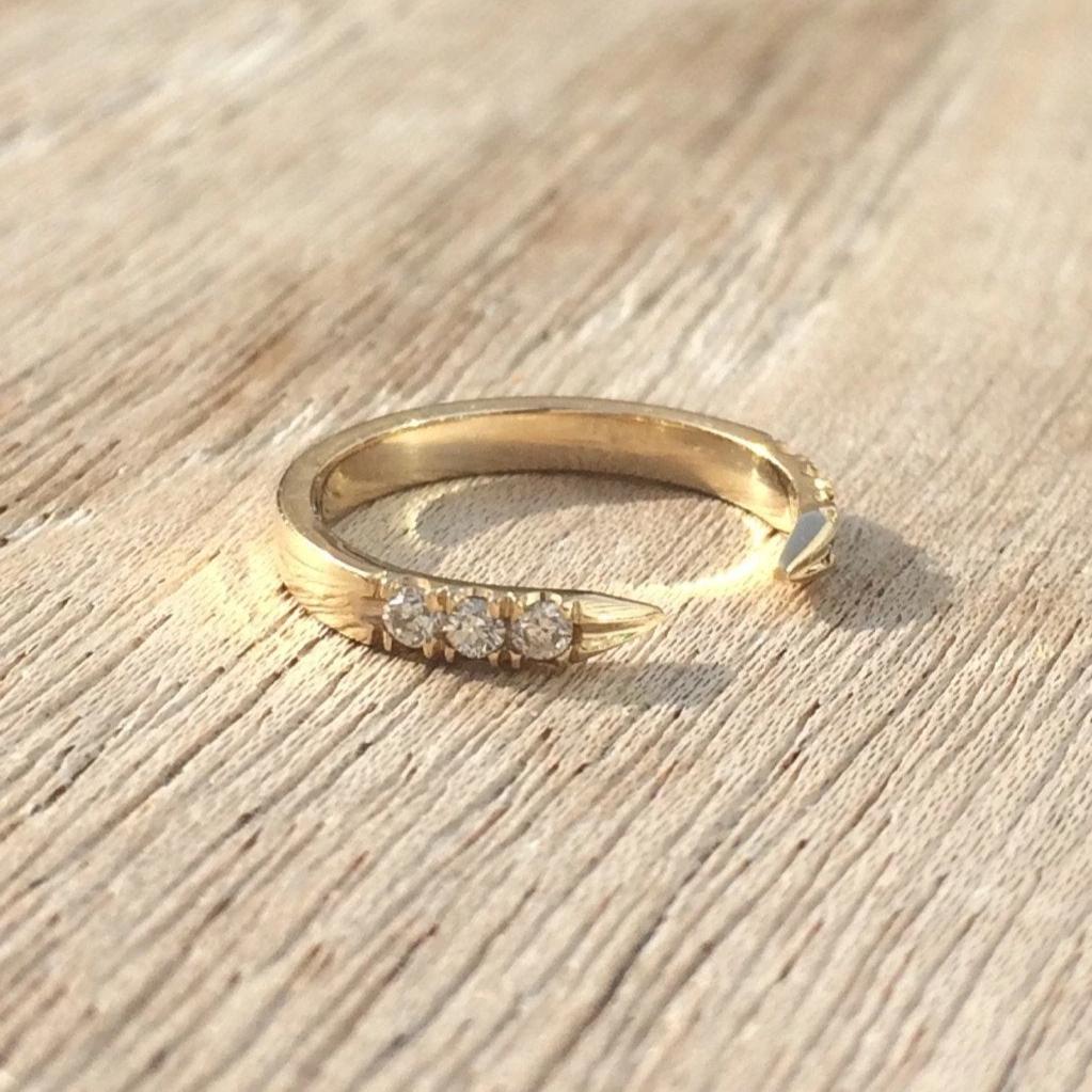 On pointe pinky diamond ring, diamond cuff pinky ring, 14k diamond open pinky midi ring, open ring, gold pinky ring, diamond pinky ring