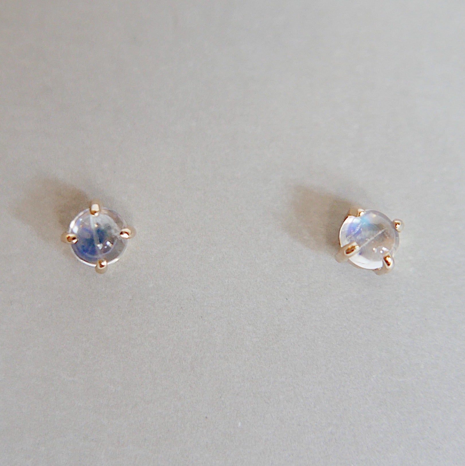 Moonstone Stud Earring 14kgold